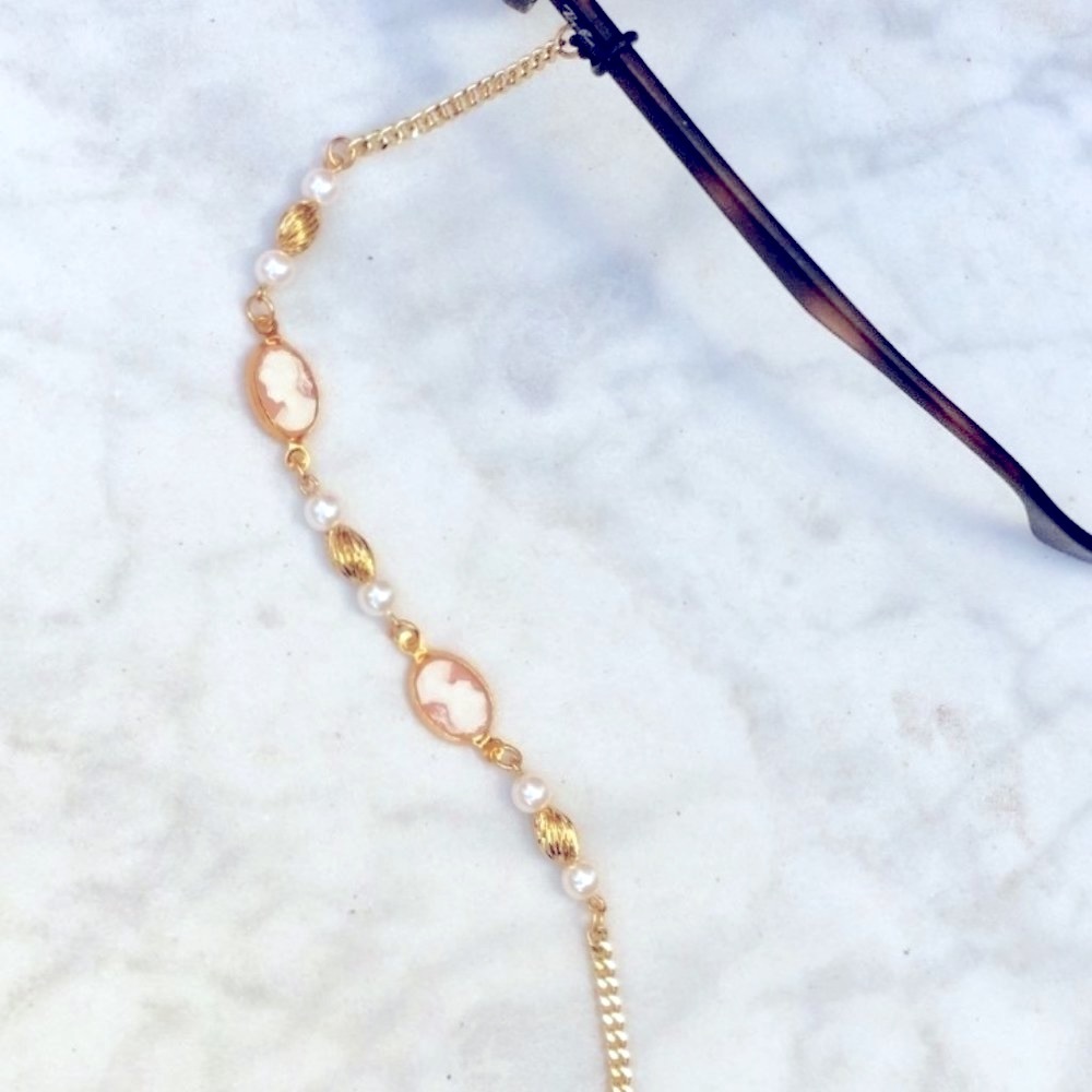 Pearl + Cameo Glasses Chain